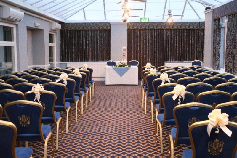 Carlton Park Hotel Rotherham Exterior foto