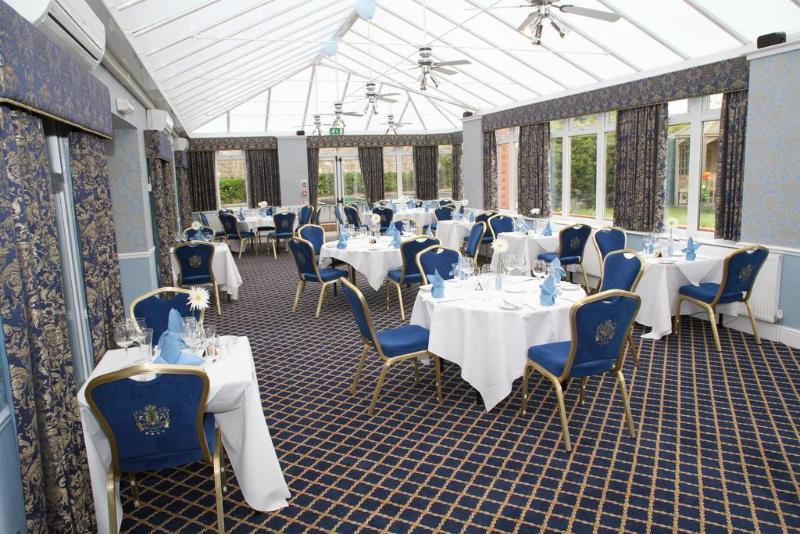 Carlton Park Hotel Rotherham Exterior foto