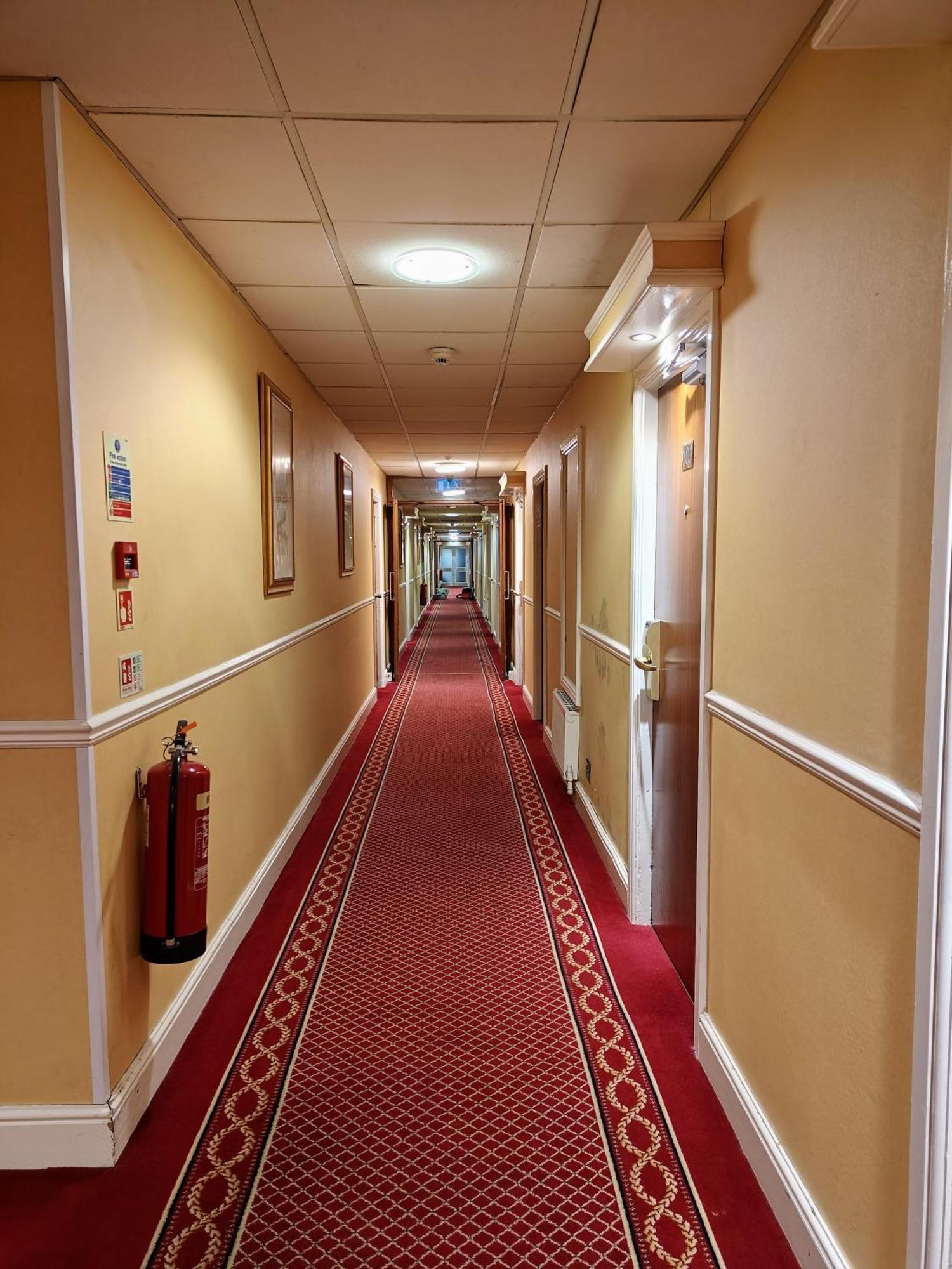 Carlton Park Hotel Rotherham Exterior foto
