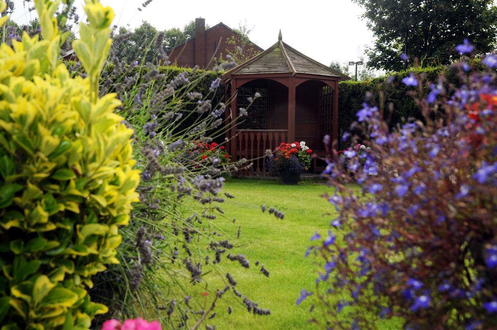 Carlton Park Hotel Rotherham Exterior foto