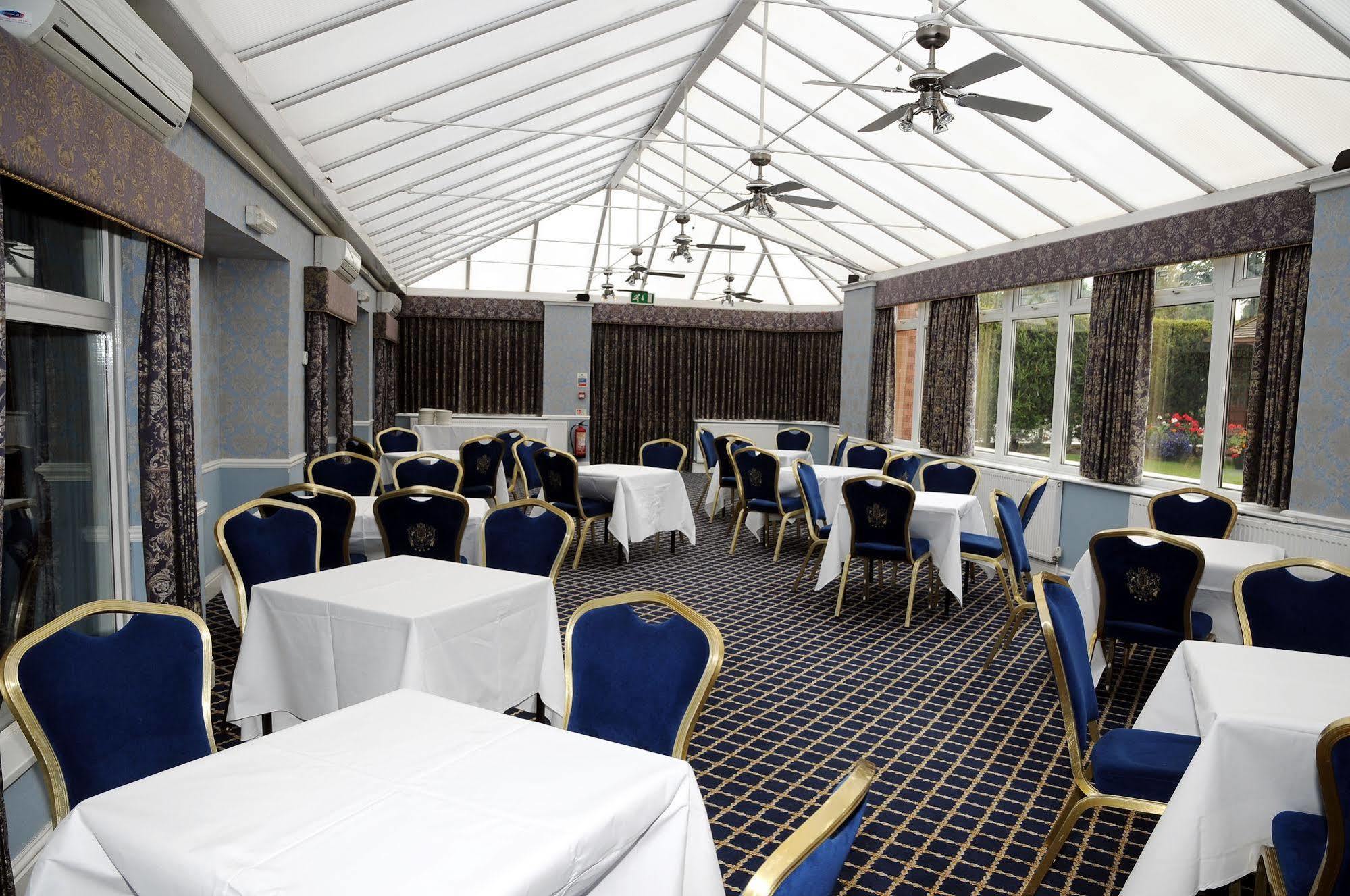 Carlton Park Hotel Rotherham Exterior foto