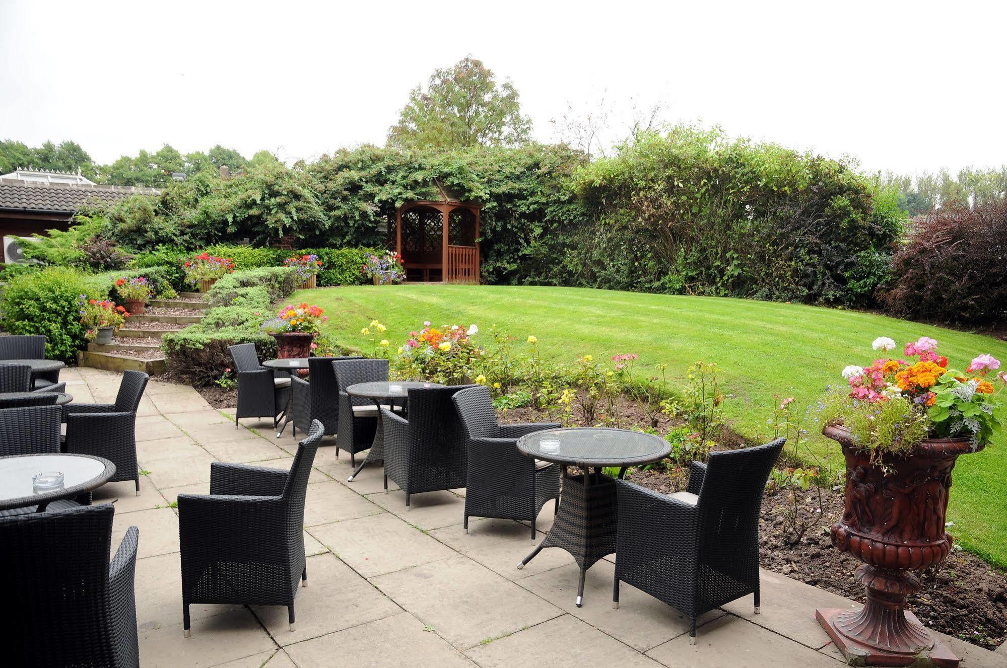 Carlton Park Hotel Rotherham Exterior foto